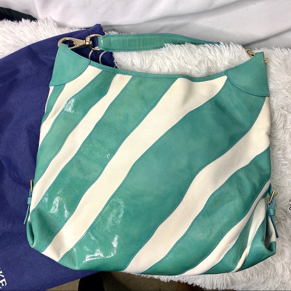 Dooney & Bourke Bag/Tote - Picture 2 of 13